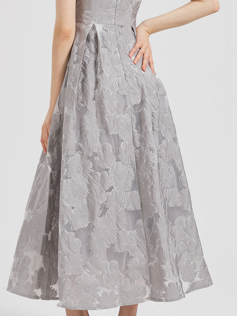 Vestido Largo Elegante con Bordado Floral
